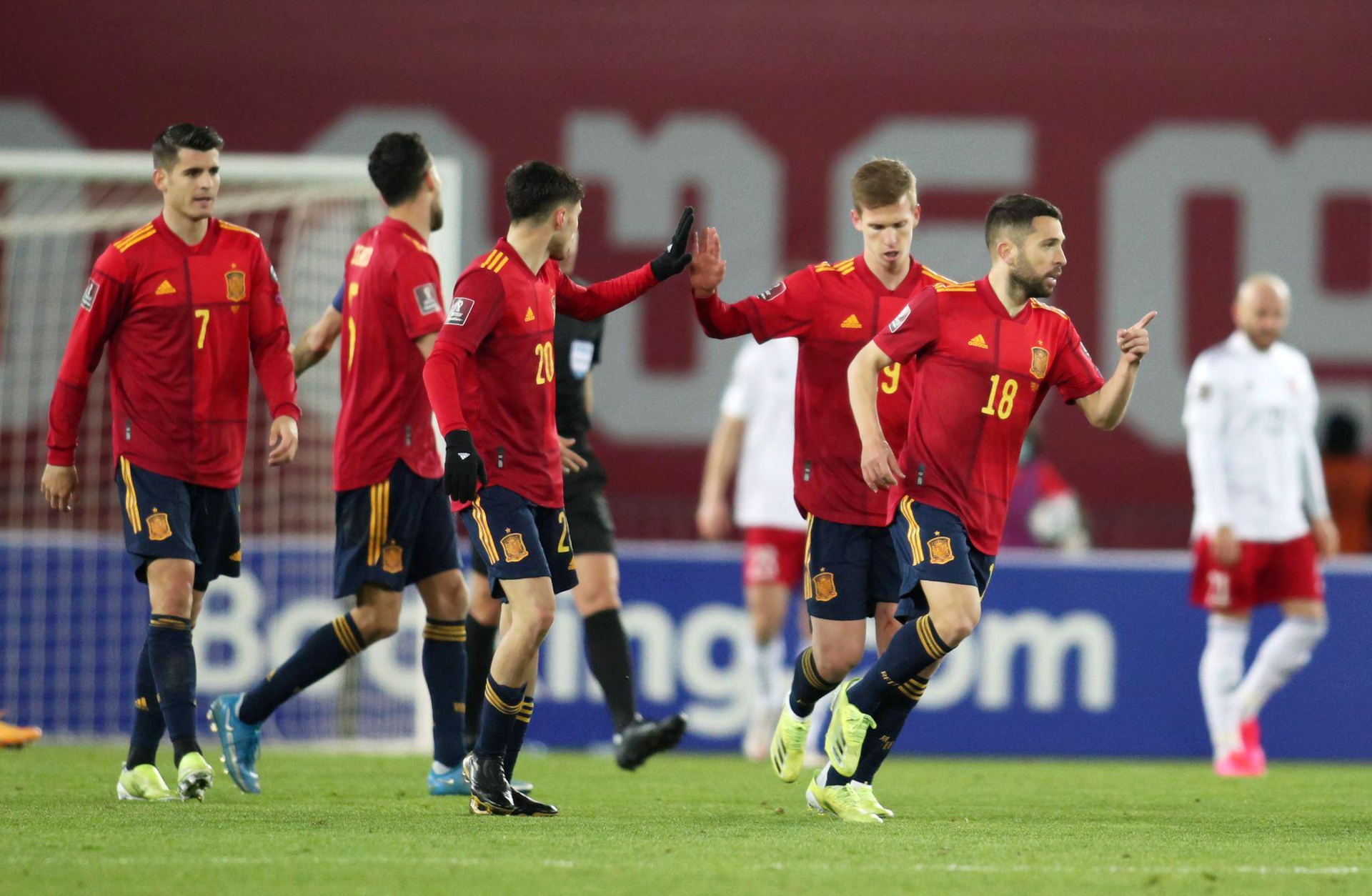 紧张对决!欧洲足球赛事争夺激烈的简单介绍 紧张对决!欧洲足球赛事争夺激烈的简单介绍