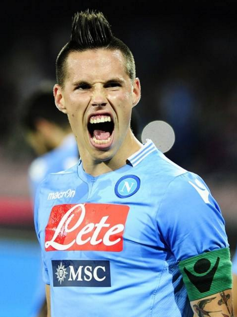 那不勒斯客场取胜,继续保持胜势 那不勒斯客场取胜,继续保持胜势