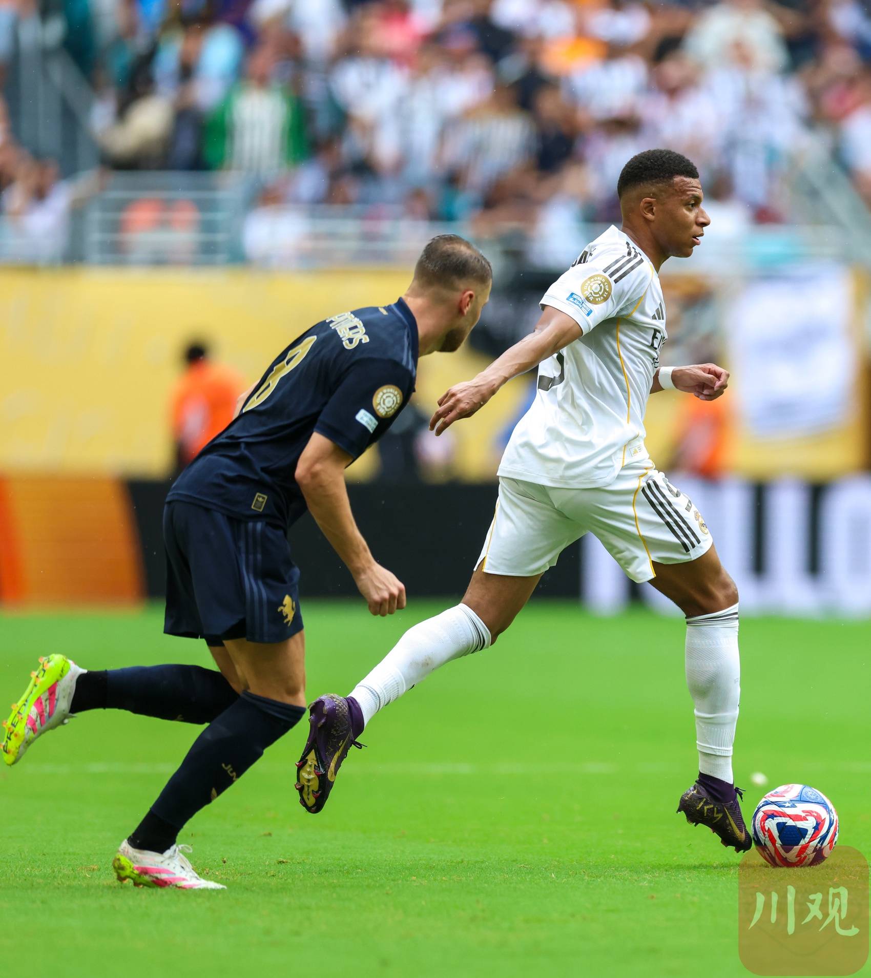 包含尤文图斯客场险胜，晋级八强晋级的词条